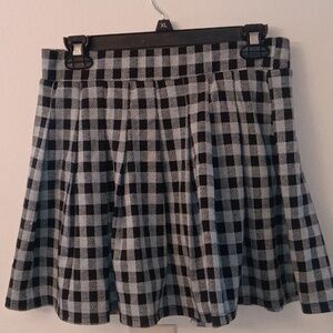 Haute Monde Large Plaid Pleated Skirt W Matching Halter